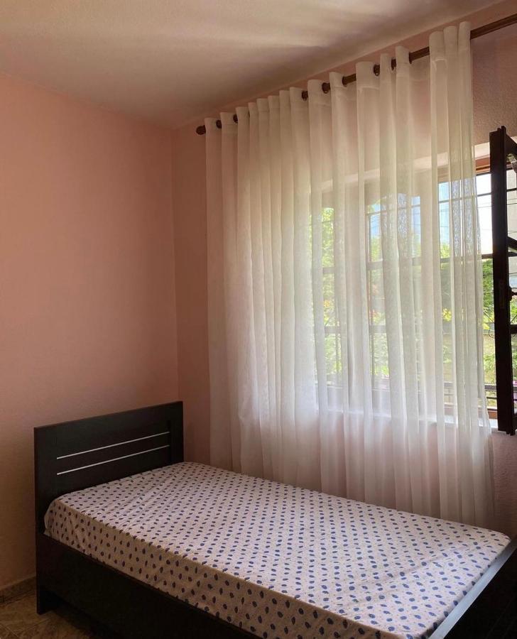 Roeli'S Guest House Pogradec Eksteriør billede