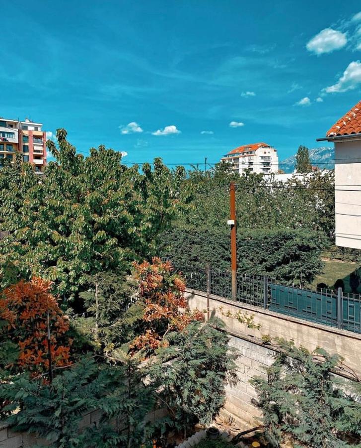 Roeli'S Guest House Pogradec Eksteriør billede
