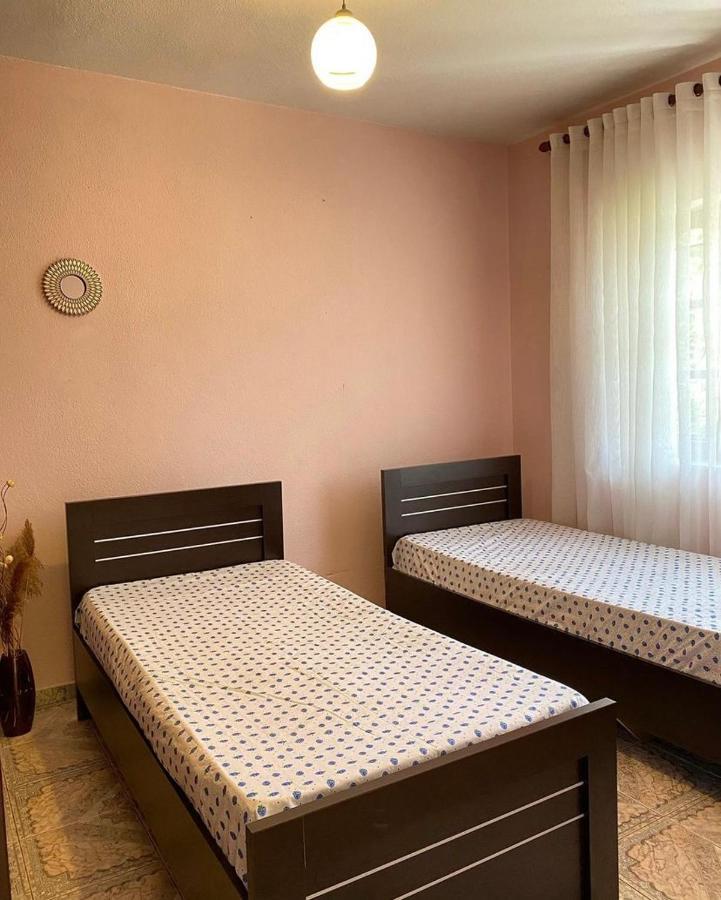 Roeli'S Guest House Pogradec Eksteriør billede