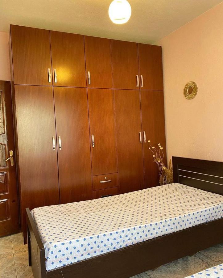 Roeli'S Guest House Pogradec Eksteriør billede